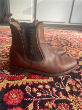 Loake  Men's Brown Leather Chukka Boots with Elastic Side Panels